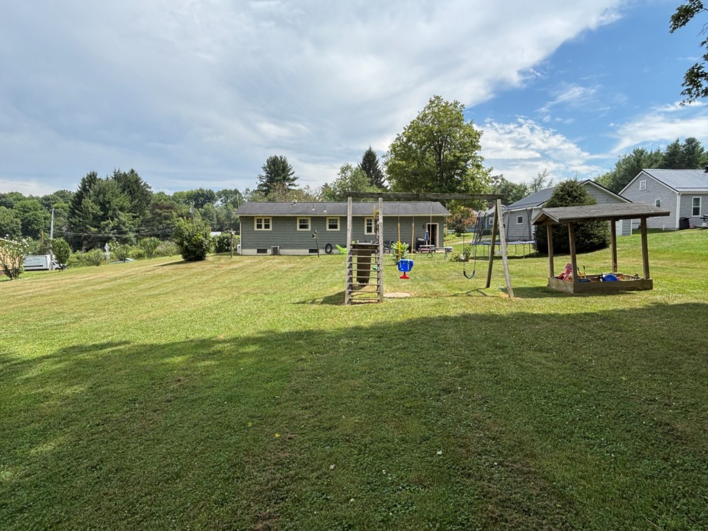 1207 Mercer Road Franklin, PA 16323 - Photo 5 of 21