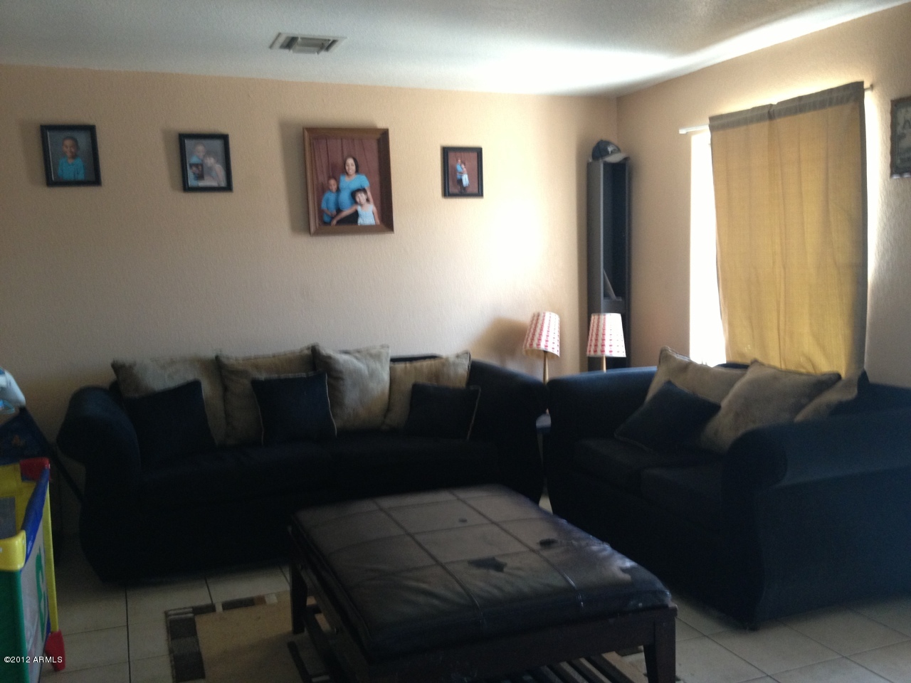 2527 East Wier Avenue Phoenix, AZ 85040 - Photo 6 of 10 Family Room
