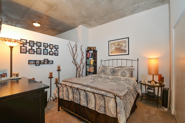 235 West Van Buren Street, Unit 2216 Chicago, IL 60607 - Photo 8 of 10