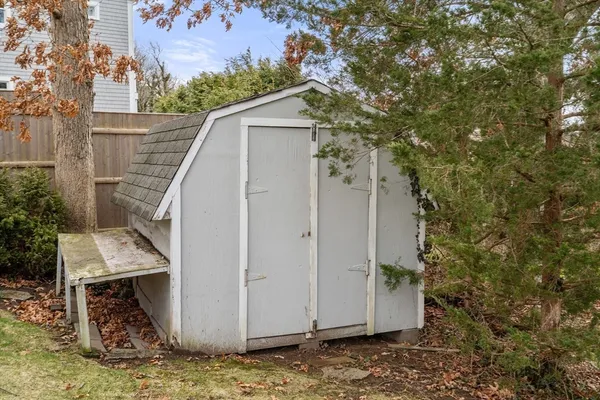 $599,000 | 12 Kabeyun Road, Marion, MA 02738