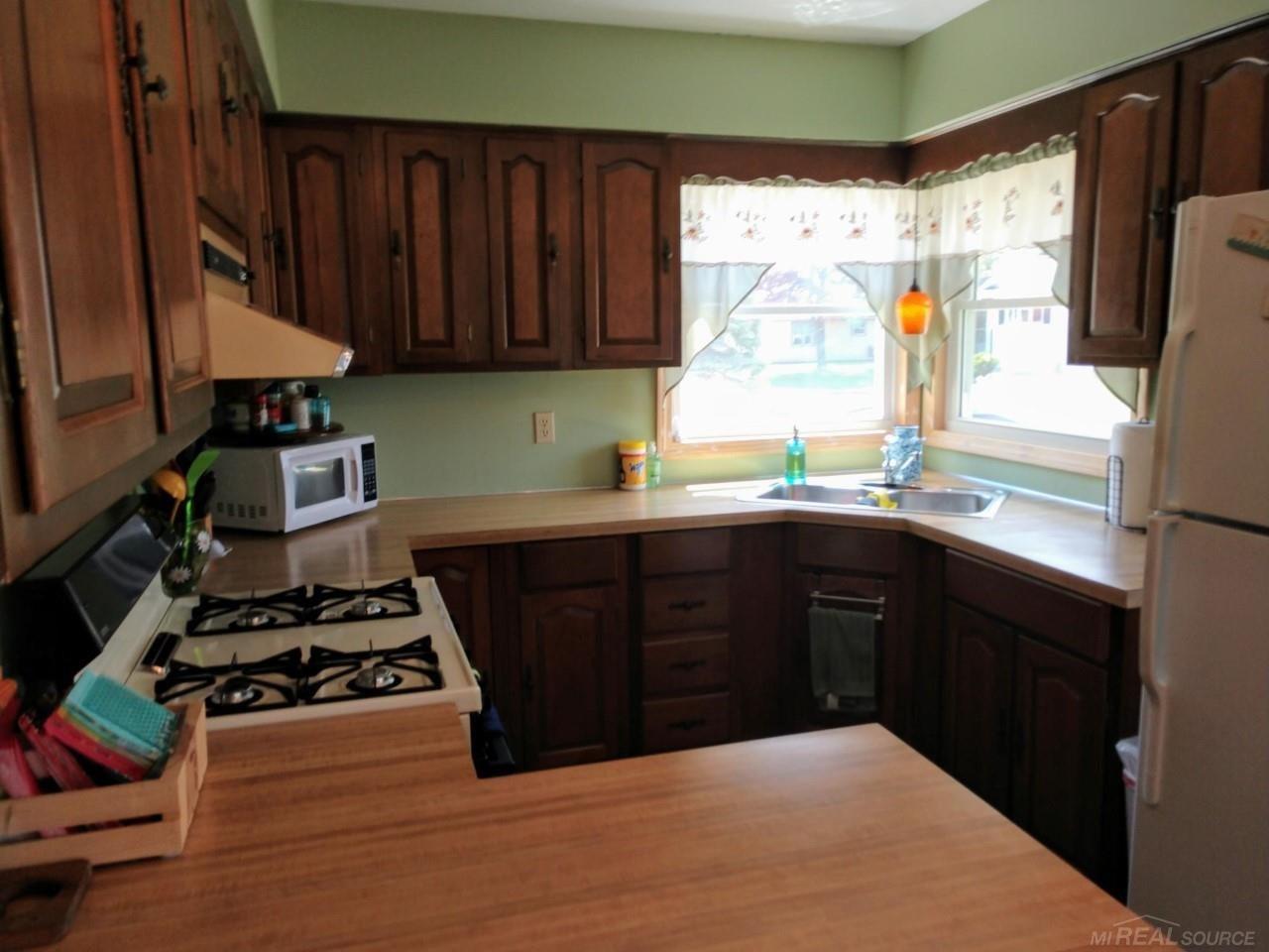 7319 Longfellow Road Lexington, MI 48450 - Photo 12 of 35 50042082-11.JPG