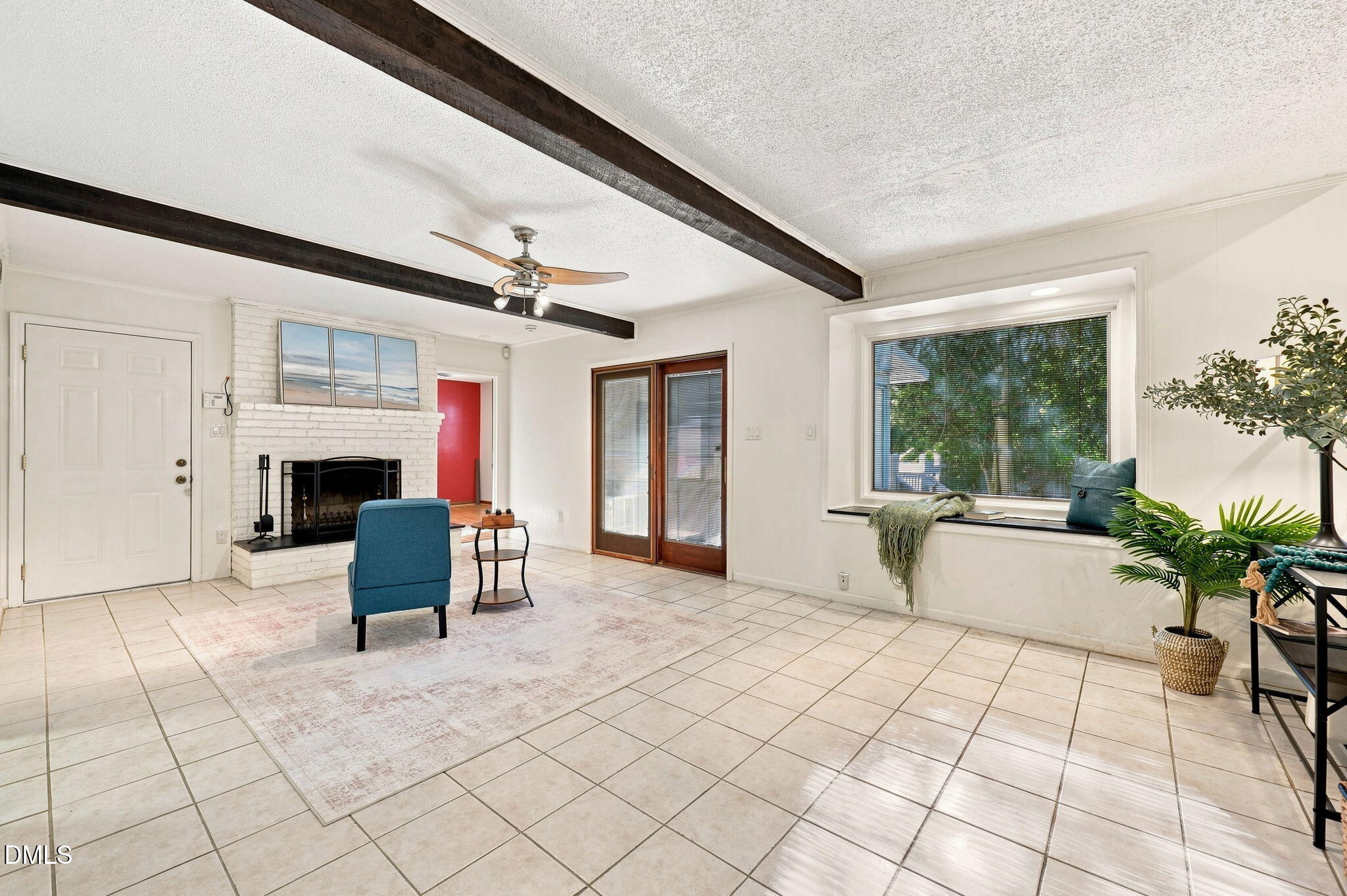 4904 Brookhurst Place Raleigh, NC 27609 - Photo 23 of 63 Large family room