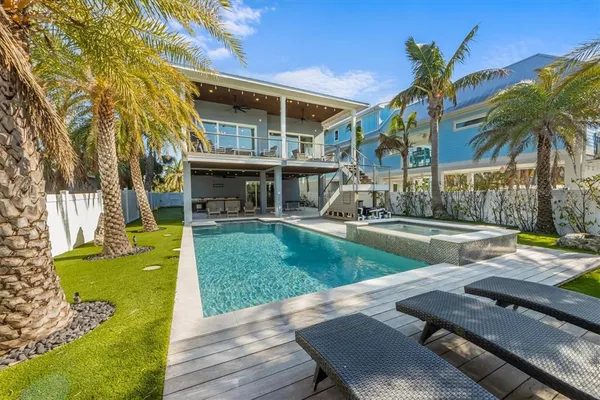 $4,199,000 | 108 Magnolia Avenue, Anna Maria, FL 34216
