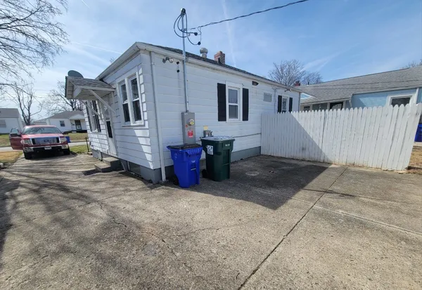 $55,000 | 1430 East Vanderhoof Street, Decatur, IL 62521