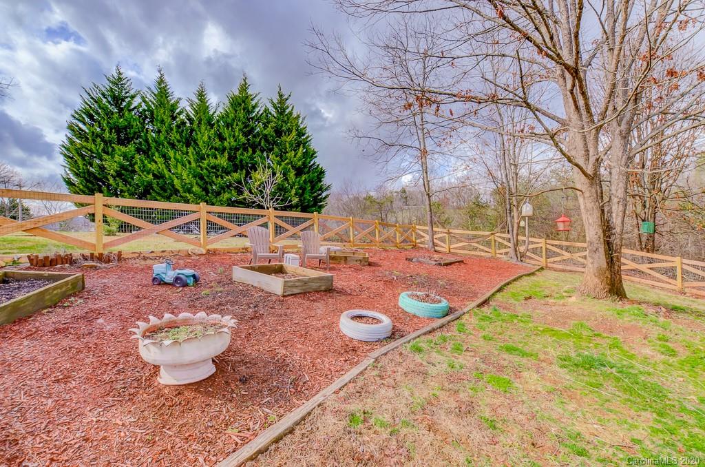 37 New Bailey Ridge Road Candler, NC 28715 - Photo 8 of 28 Gallery Image 8