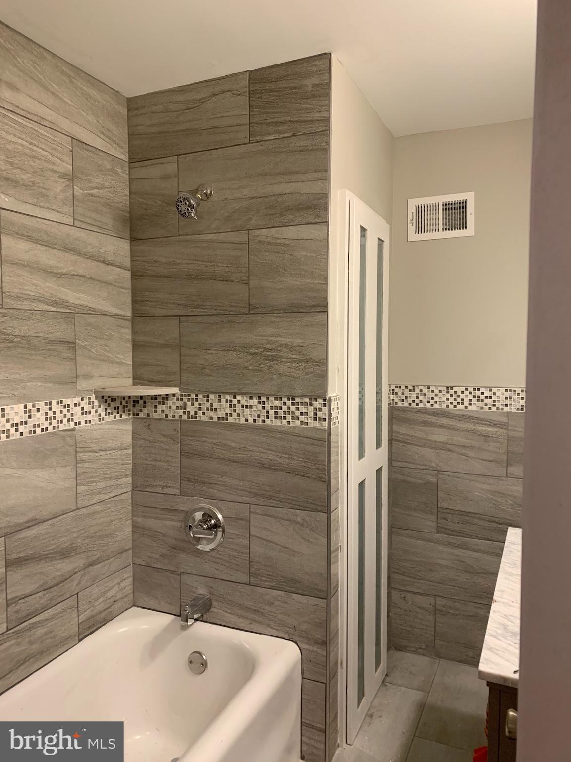 6459 Morris Park Road Philadelphia, PA 19151 - Photo 2 of 17 Gallery Image 2