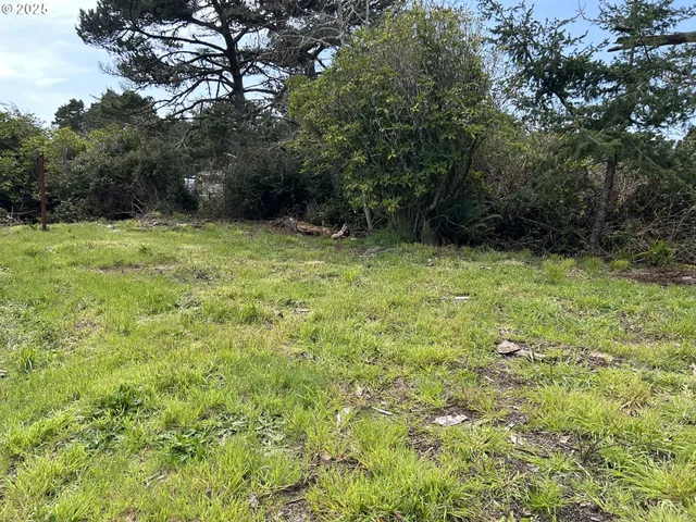 $145,000 | 87636 Rhododendron Drive, Florence, OR 97439