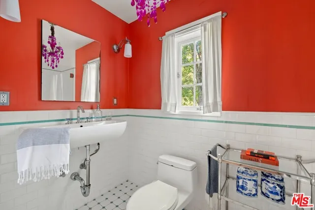 $25,888,000 | 4750 Encino Avenue, Encino, CA 91316