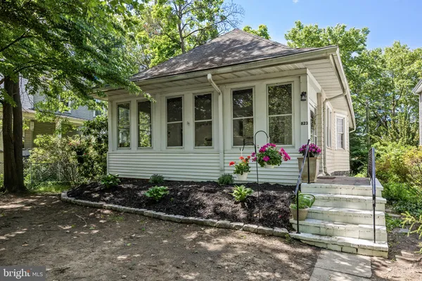 $295,000 | 823 Columbia Avenue, Palmyra, NJ 08065