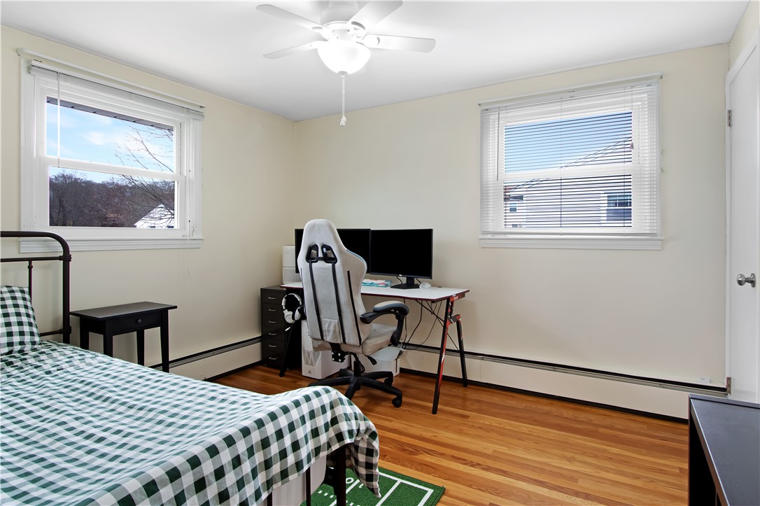 25 Caverly Street Warwick, RI 02886 - Photo 11 of 26