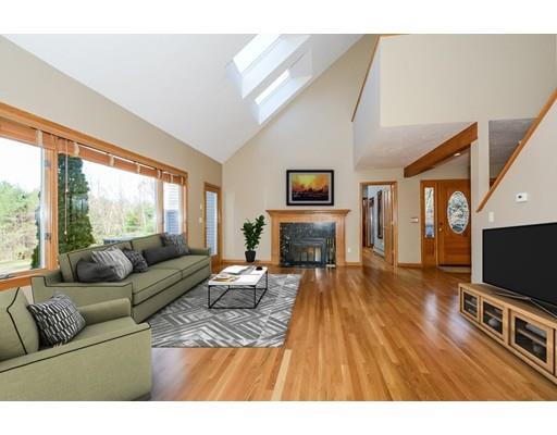 209 Green Road Bolton, MA 01740 - Photo 5 of 29 Gallery Image 5