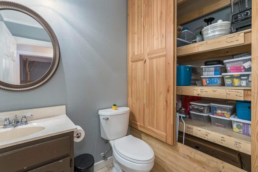 264 Tommy's Lane Murphy, NC 28906 - Photo 21 of 53 a bathroom with a toilet and a sink