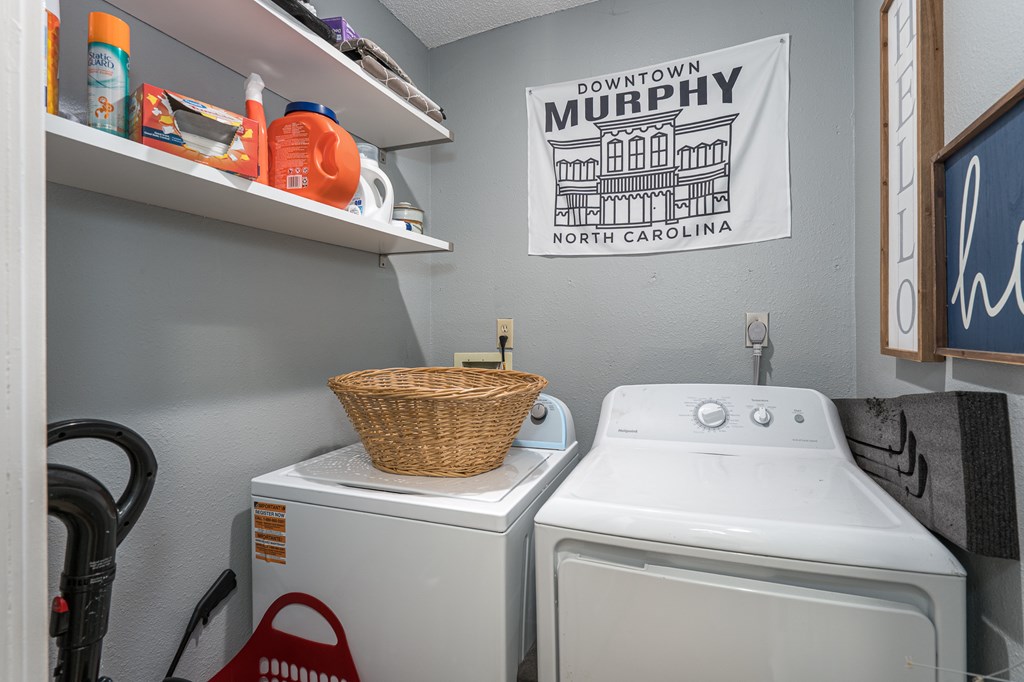 264 Tommy's Lane Murphy, NC 28906 - Photo 27 of 53 a utility room with dryer and washer