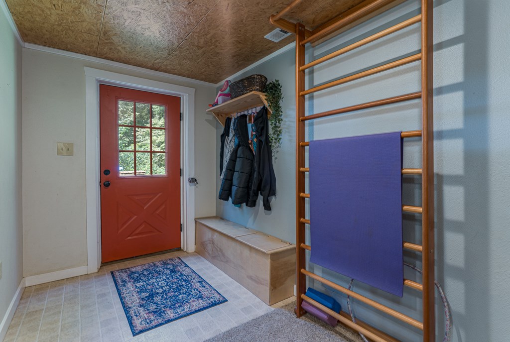 264 Tommy's Lane Murphy, NC 28906 - Photo 37 of 53 a view of room with workspace and windows