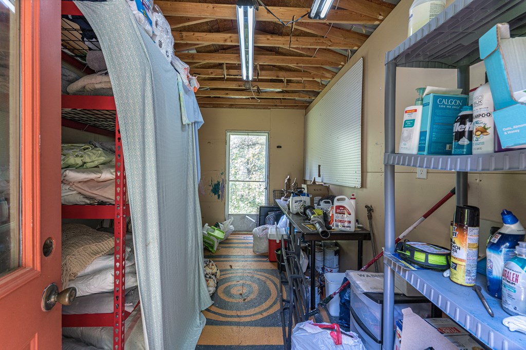 264 Tommy's Lane Murphy, NC 28906 - Photo 40 of 53 a view of entryway with workspace and toys