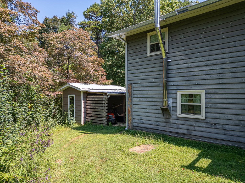 264 Tommy's Lane Murphy, NC 28906 - Photo 41 of 53 a view of a backyard of the house