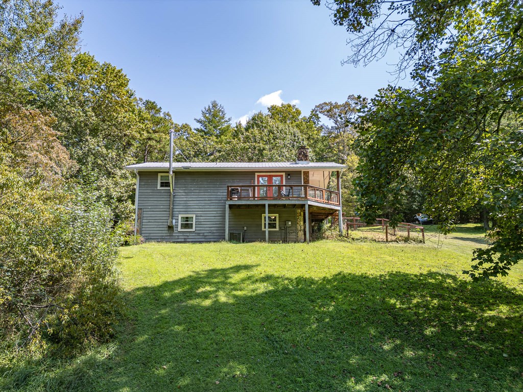 264 Tommy's Lane Murphy, NC 28906 - Photo 43 of 53 front view of a house with a yard