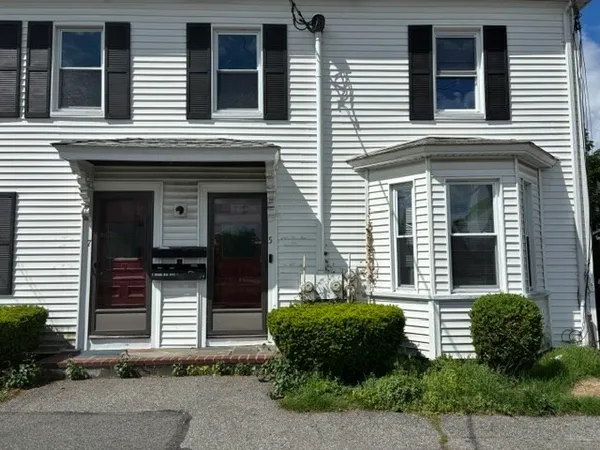 $2,095 | 7 Wade Avenue, Unit 1, Woburn, MA 01801