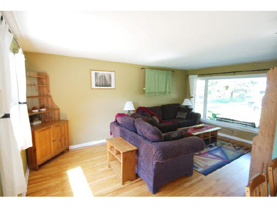 4224 Pinecrest Road Rockford, IL 61107 - Photo 3 of 11 a living room with furniture and a window