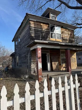 $42,900 | 1613 South 11th Street, St. Joseph, MO 64503