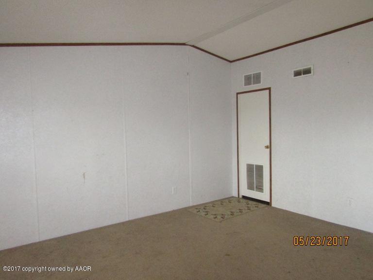 16901 Robin Road Canyon, TX 79015 - Photo 3 of 10 Living Room 2