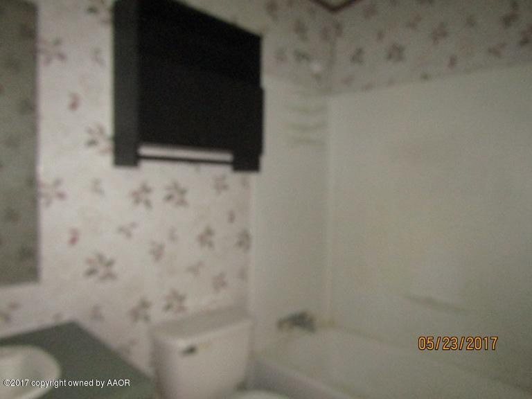 16901 Robin Road Canyon, TX 79015 - Photo 10 of 10 Bathroom Hall