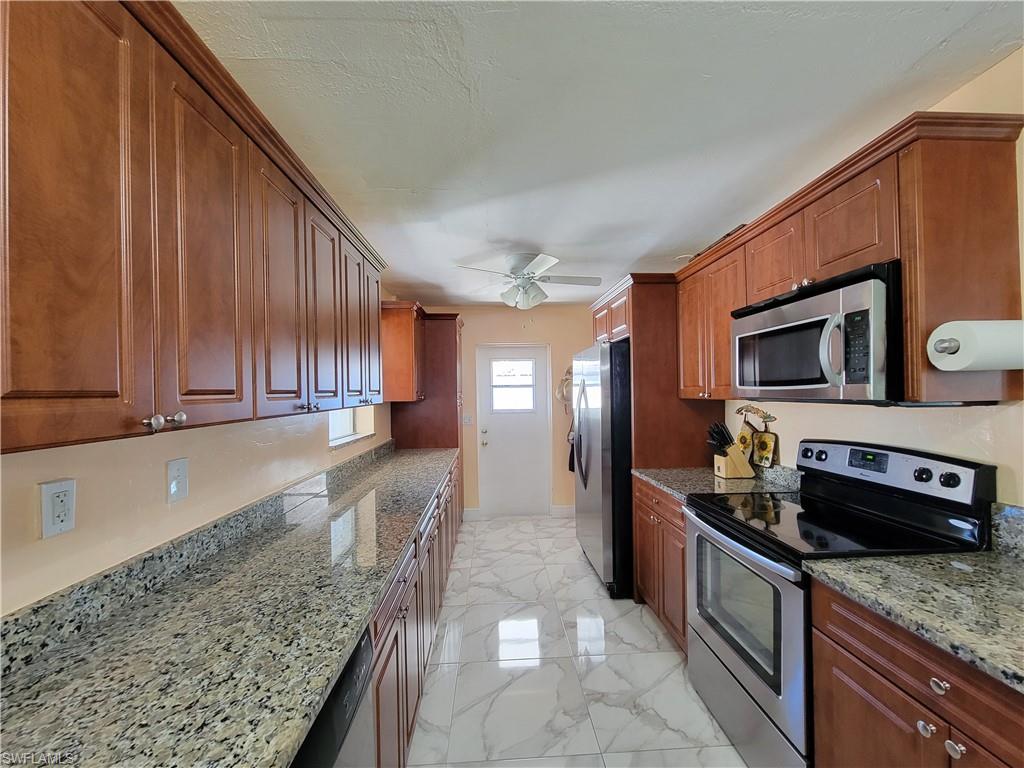 18659 Sarasota Road Fort Myers, FL 33967 - Photo 3 of 17 Gallery Image 3