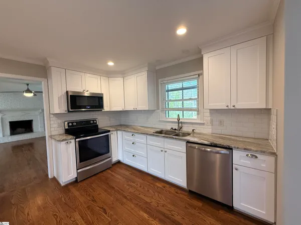 $2,195 | 9 Foxtrail Court, Simpsonville, SC 29680