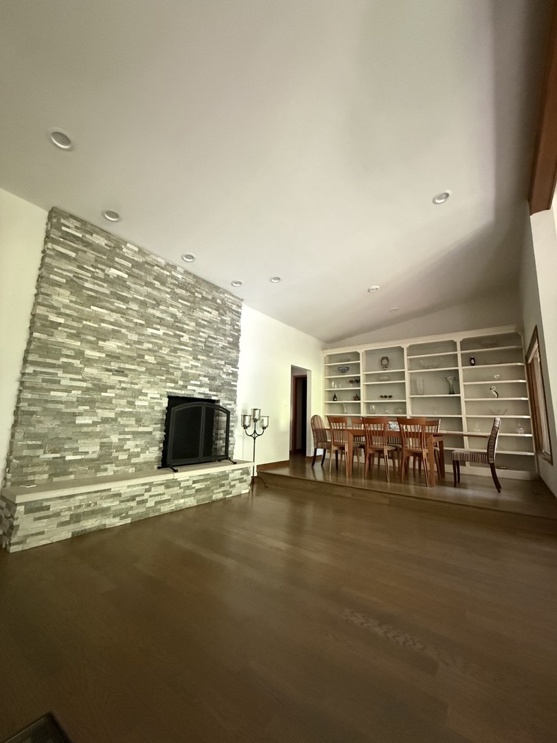 2841 Orange Brace Road Deerfield, IL 60015 - Photo 7 of 30 a view of living room with furniture