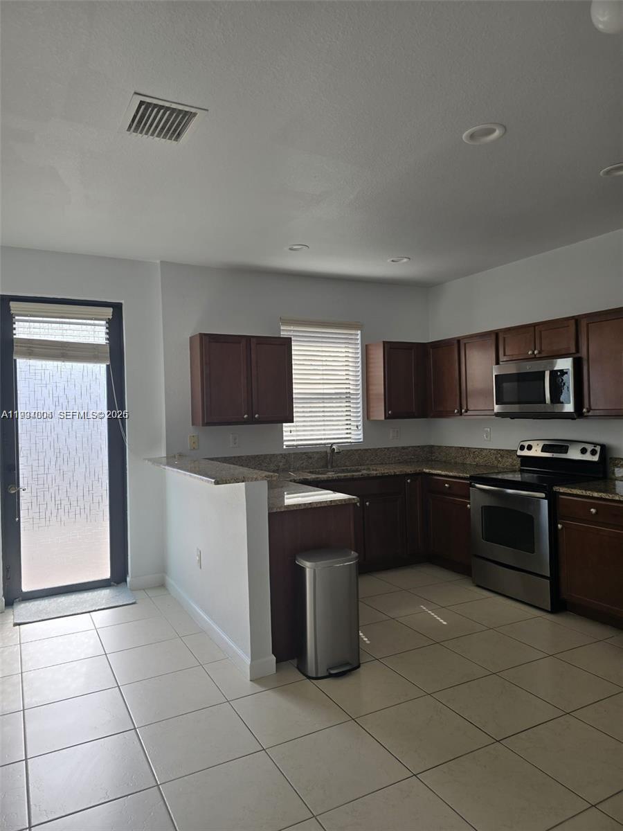 11440 Southwest 239th Lane Homestead, FL 33032 - Photo 6 of 23