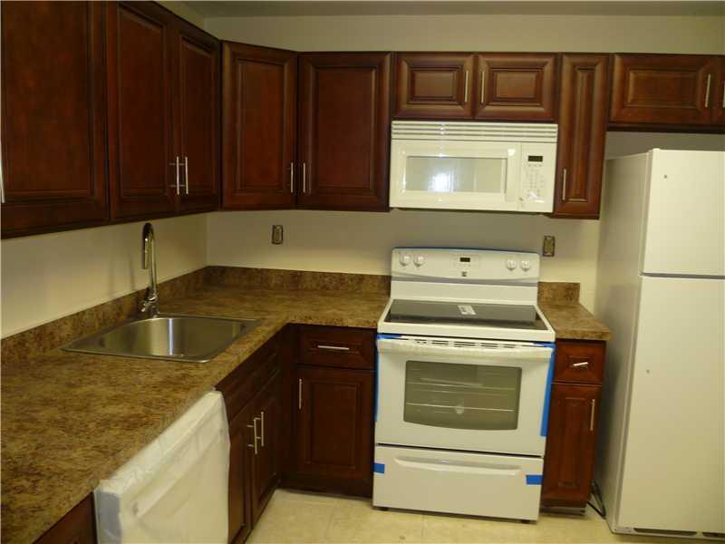 9233 Southwest 8th Street, Unit 222 Boca Raton, FL 33428 - Photo 2 of 16 New kitchen