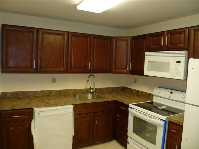 9233 Southwest 8th Street, Unit 222 Boca Raton, FL 33428 - Photo 3 of 16 Updated kitchen