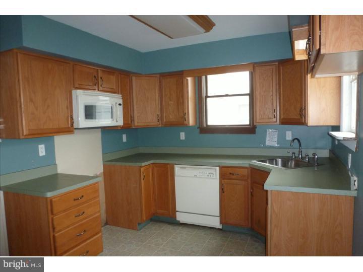 22 West Chelton Road Brookhaven, PA 19015 - Photo 4 of 15 Kitchen