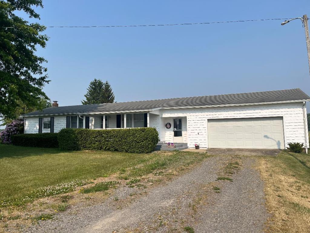 11736 Moss Grove Road Centerville, PA 16404 - Photo 2 of 37
