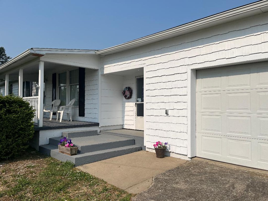11736 Moss Grove Road Centerville, PA 16404 - Photo 3 of 37