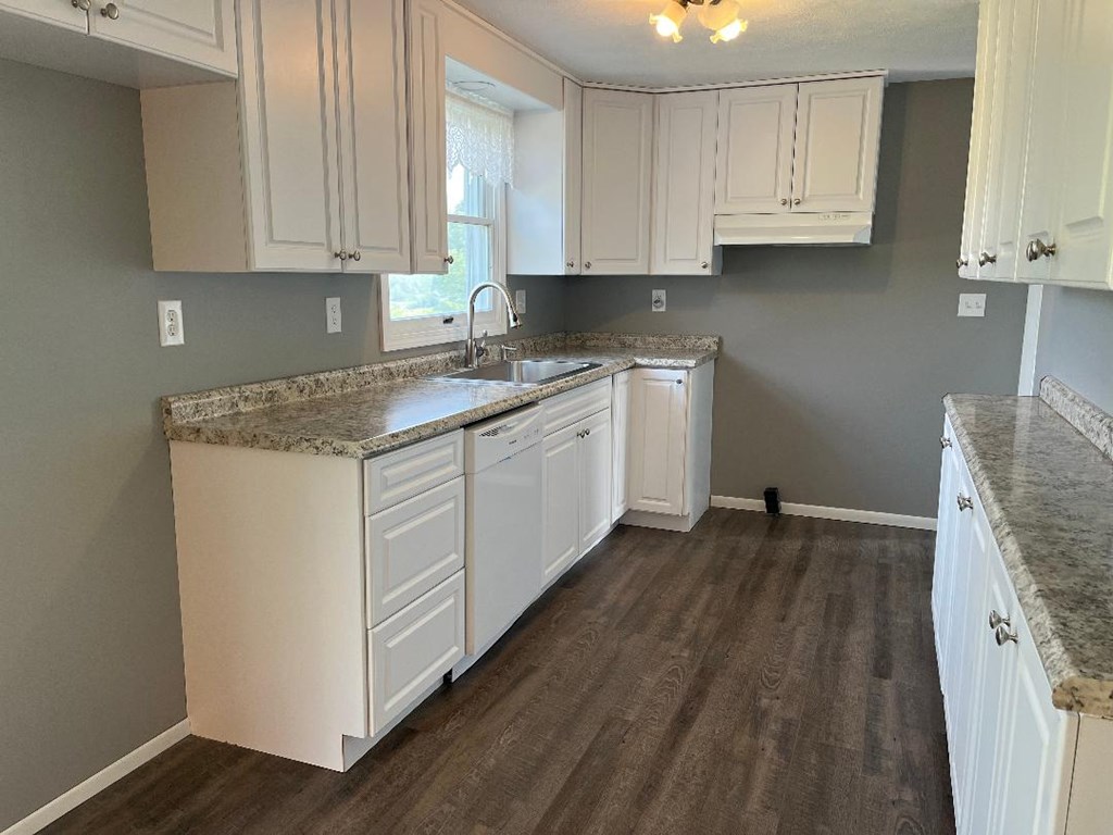 11736 Moss Grove Road Centerville, PA 16404 - Photo 5 of 37