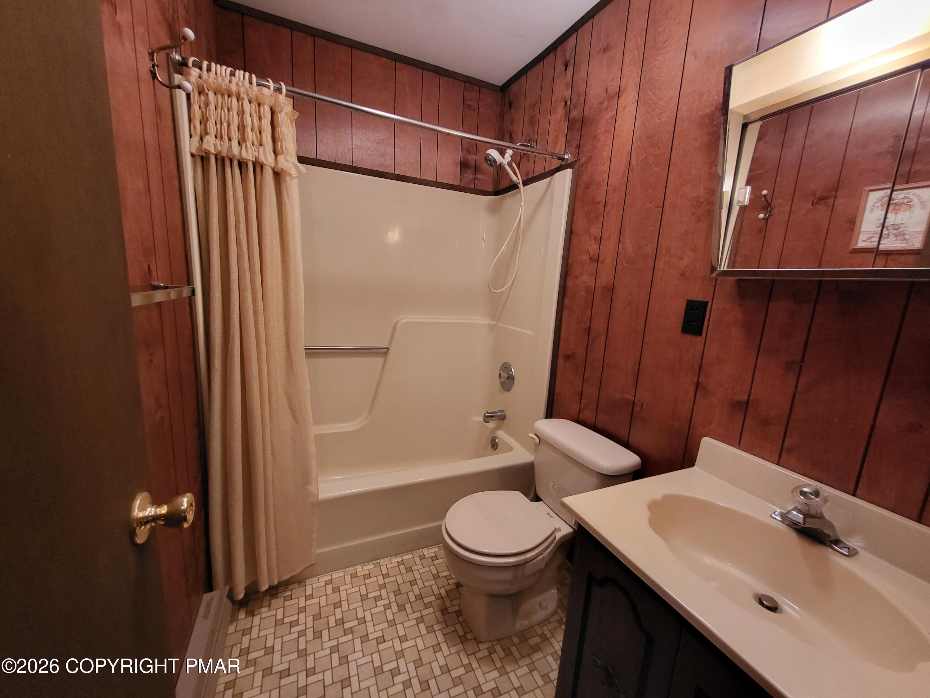 6384 Decker Road Bushkill, PA 18324 - Photo 26 of 69 20260731_175003