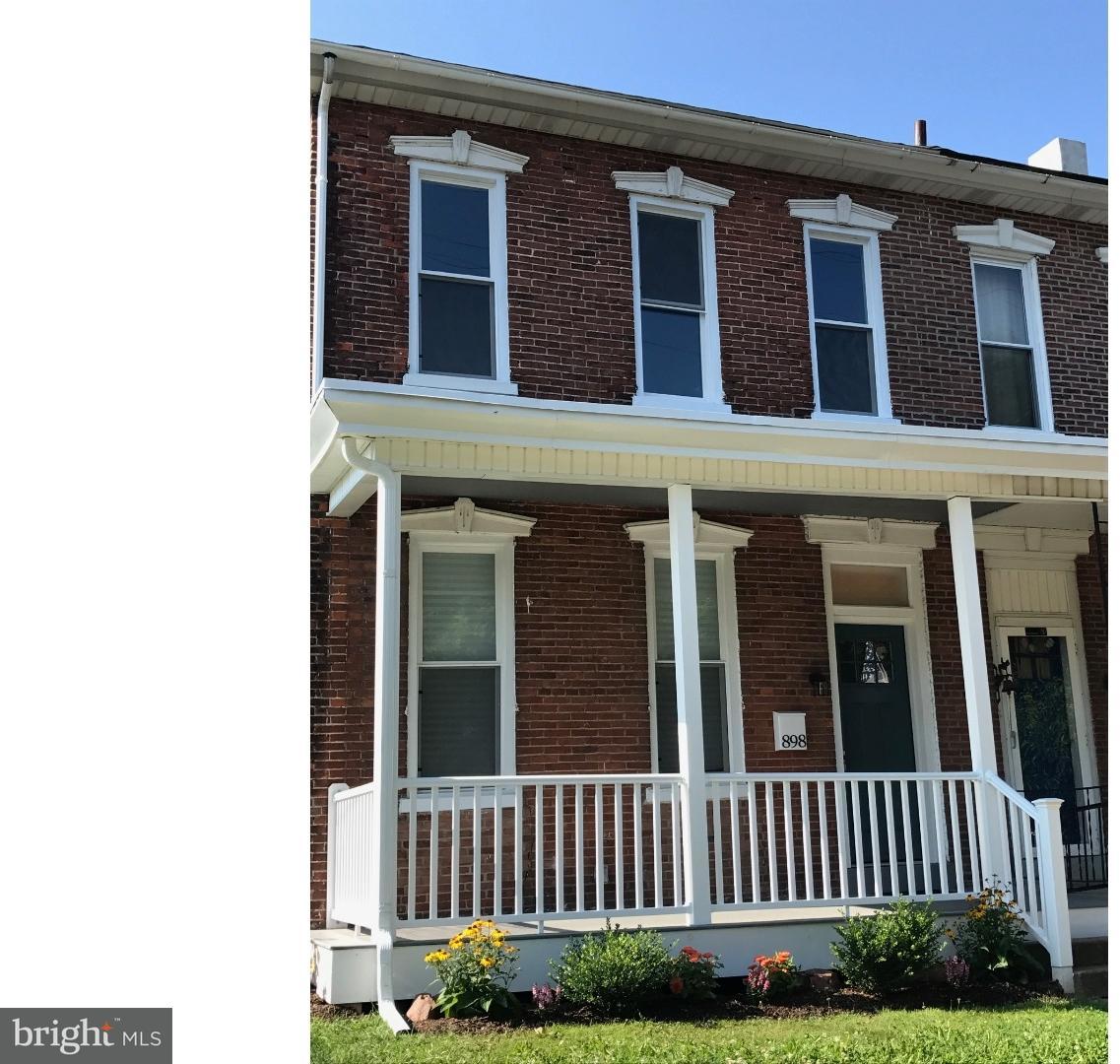 898 Queen Street Pottstown, PA 19464 - Photo 2 of 25