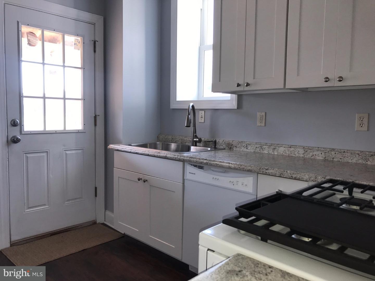 898 Queen Street Pottstown, PA 19464 - Photo 12 of 25