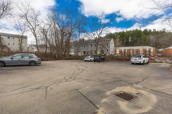 $2,200 | 709 Central Avenue, Unit 4, Dover, NH 03820