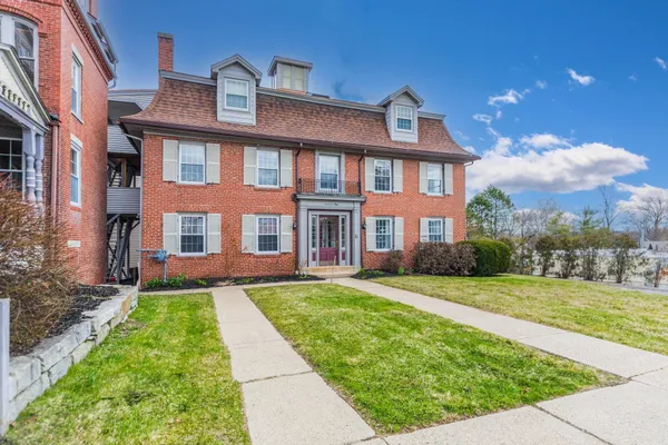 $2,200 | 709 Central Avenue, Unit 4, Dover, NH 03820