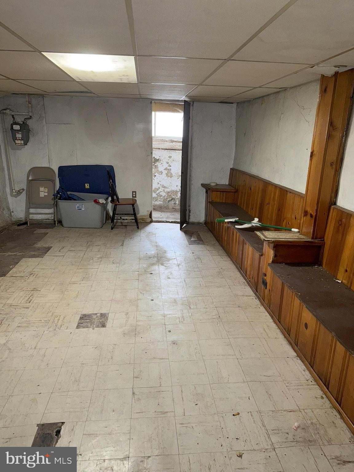 2246 South Bucknell Street Philadelphia, PA 19145 - Photo 17 of 25 a living room with furniture