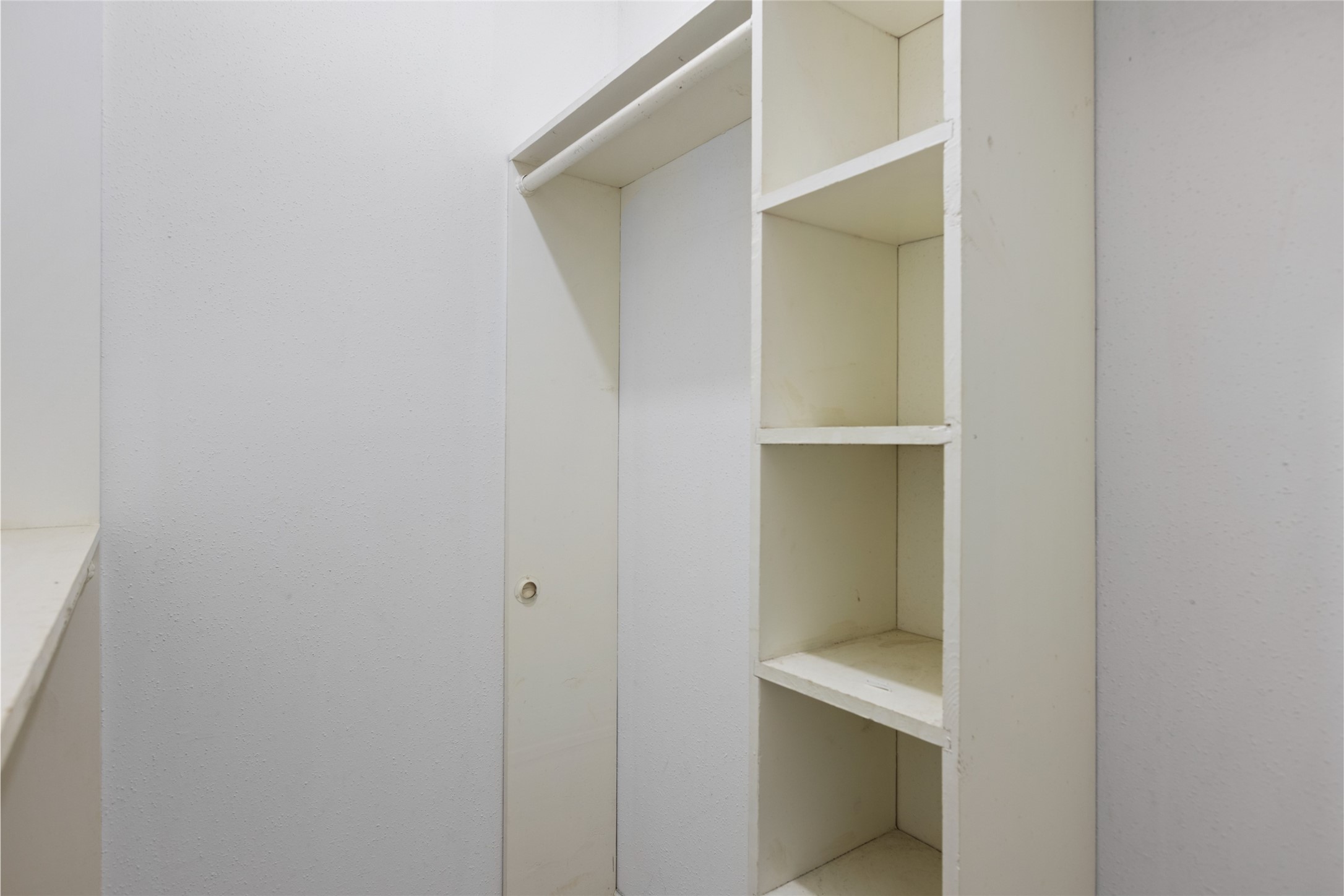 27093 Frye Road Splendora, TX 77372 - Photo 30 of 32 a hallway with closet