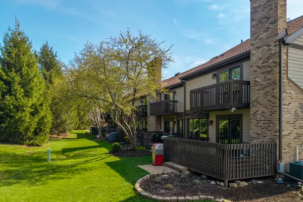 $390,000 | 1926 Golfview Drive, Bartlett, IL 60103