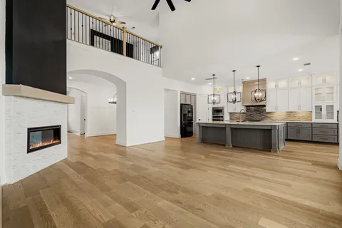 $879,000 | 208 South Empress Green Place, Montgomery, TX 77316