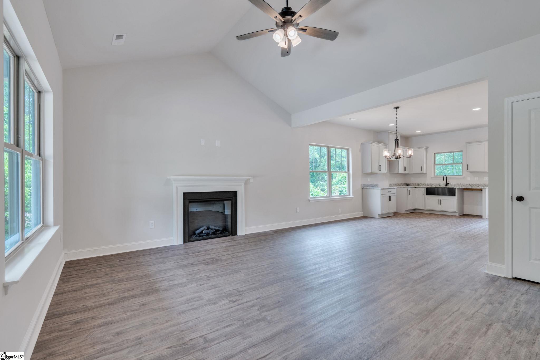 113 North Spencer Street Duncan, SC 29334 - Photo 3 of 27