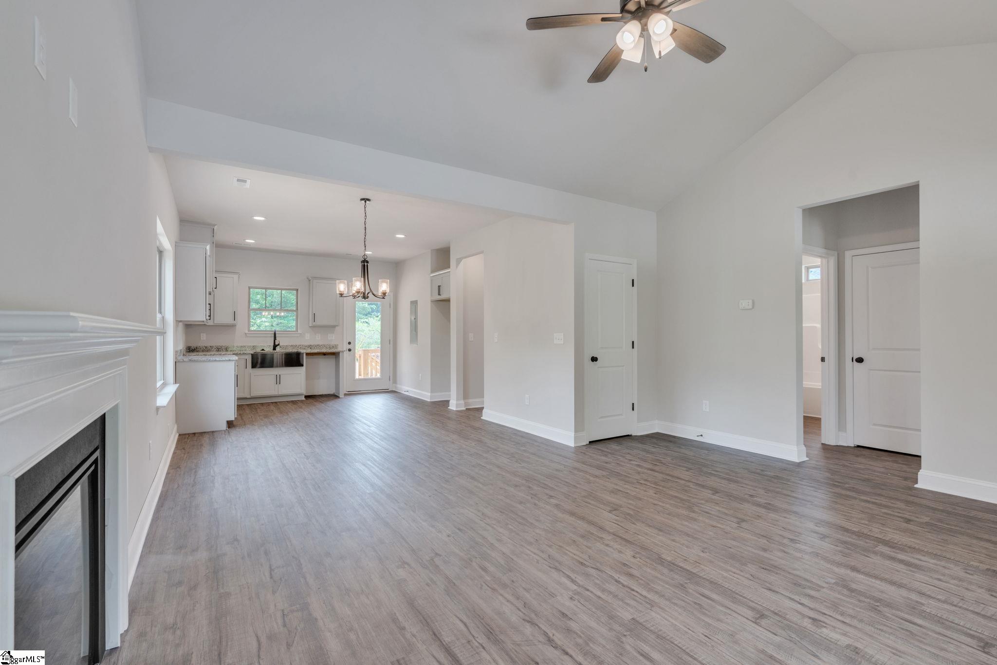 113 North Spencer Street Duncan, SC 29334 - Photo 4 of 27