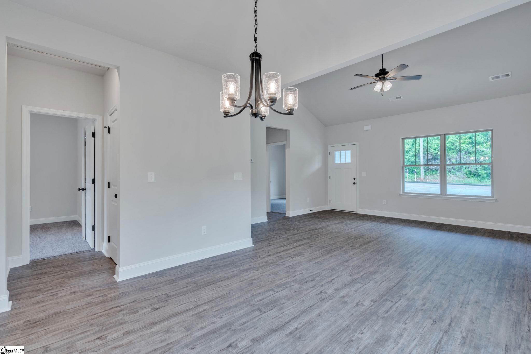 113 North Spencer Street Duncan, SC 29334 - Photo 7 of 27