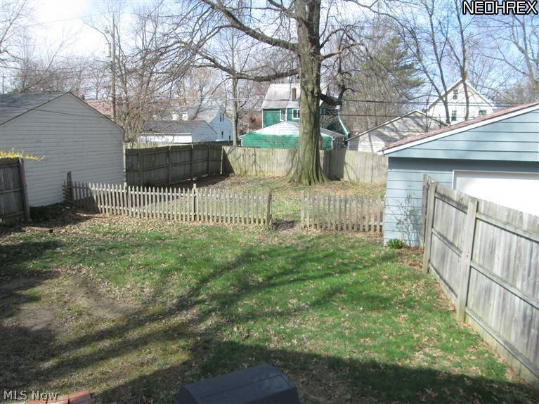1368 Plainfield Road Cleveland, OH 44121 - Photo 10 of 12