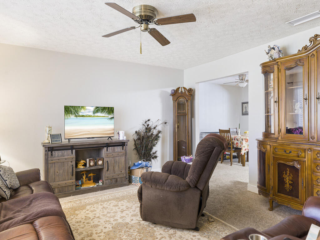 6503 Sebastian Road Fort Pierce, FL 34951 - Photo 10 of 29 0B2A4141